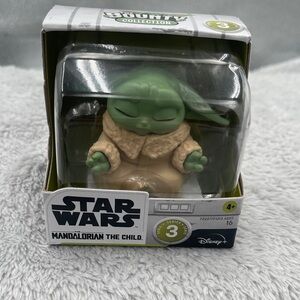 Star Wars Mandalorian The Child Green and Tan Figure